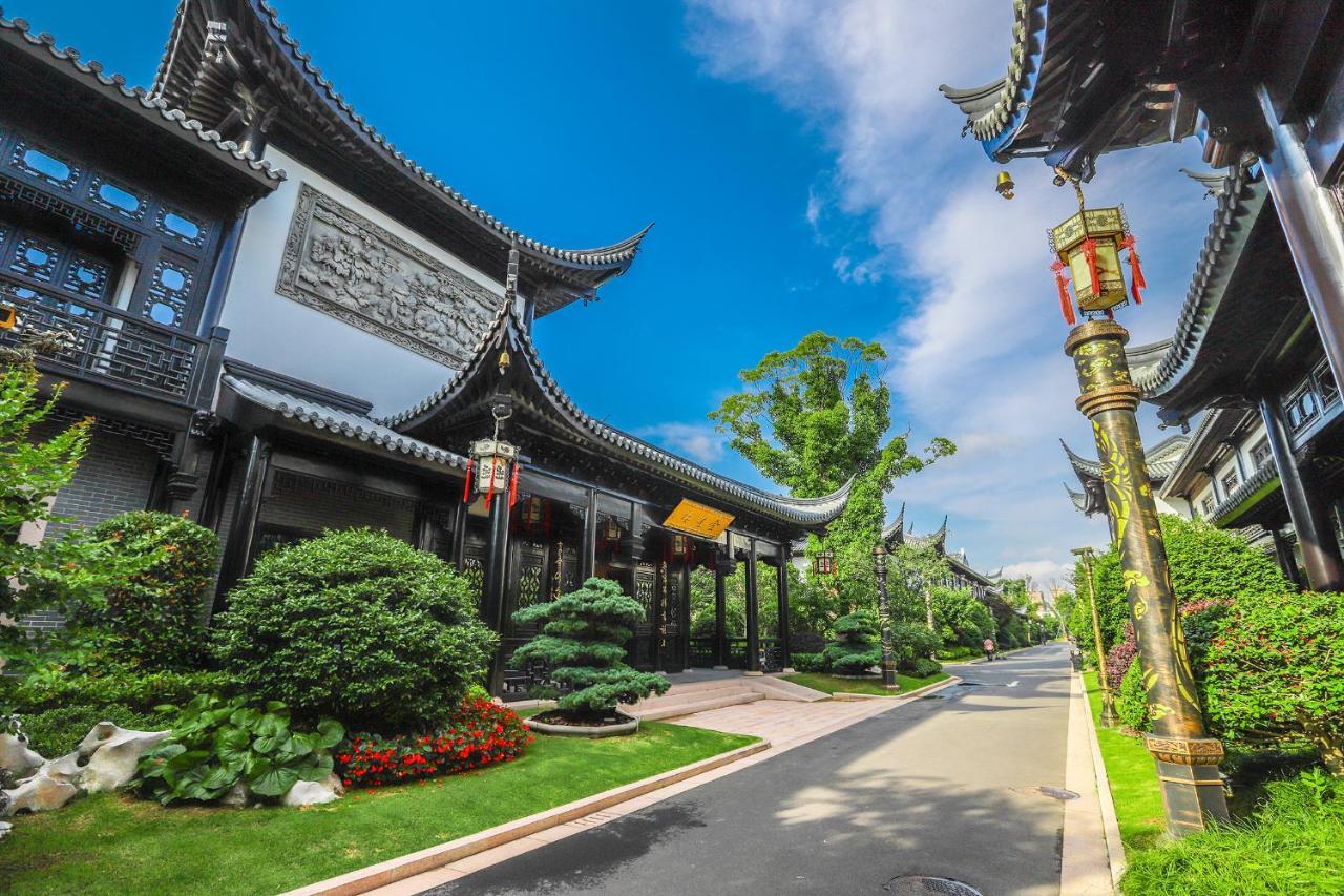 Royal Garden Hotel Shanghai-Free Shuttle To And From Disney & Pvg & Close Metro Line2 Easy To Sha New Expo Dış mekan fotoğraf