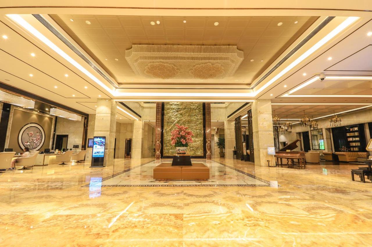 Royal Garden Hotel Shanghai-Free Shuttle To And From Disney & Pvg & Close Metro Line2 Easy To Sha New Expo Dış mekan fotoğraf