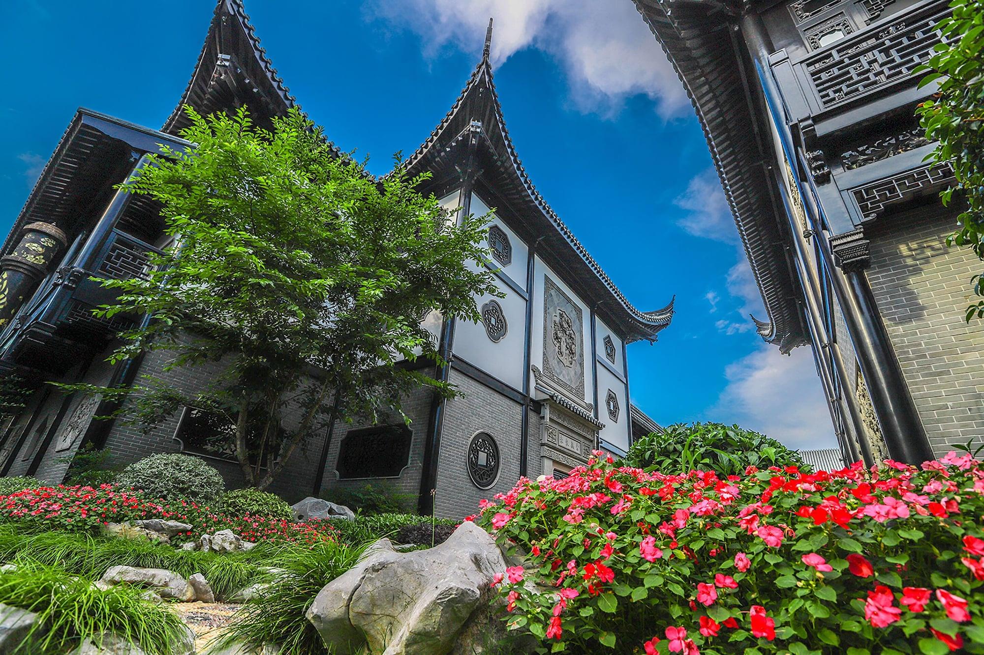 Royal Garden Hotel Shanghai-Free Shuttle To And From Disney & Pvg & Close Metro Line2 Easy To Sha New Expo Dış mekan fotoğraf