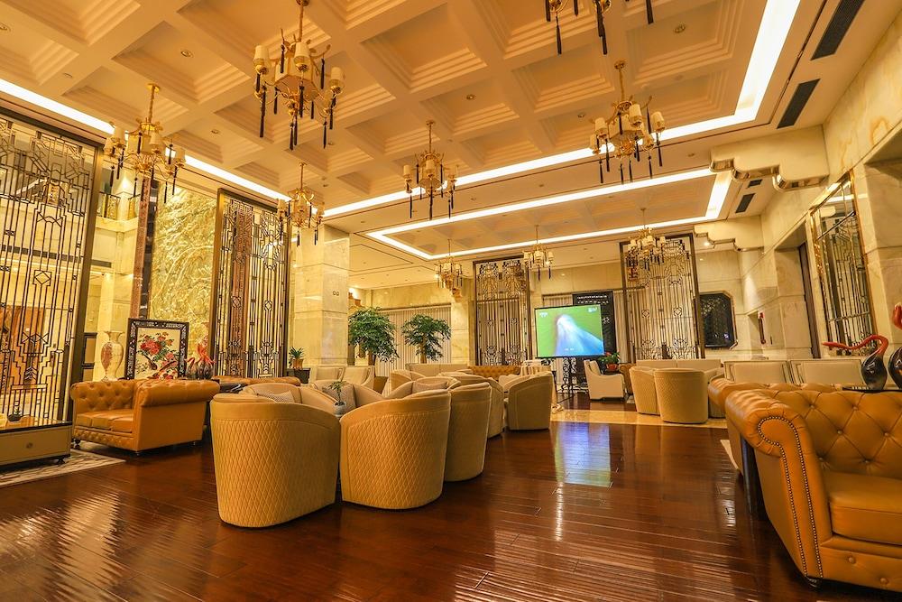 Royal Garden Hotel Shanghai-Free Shuttle To And From Disney & Pvg & Close Metro Line2 Easy To Sha New Expo Dış mekan fotoğraf