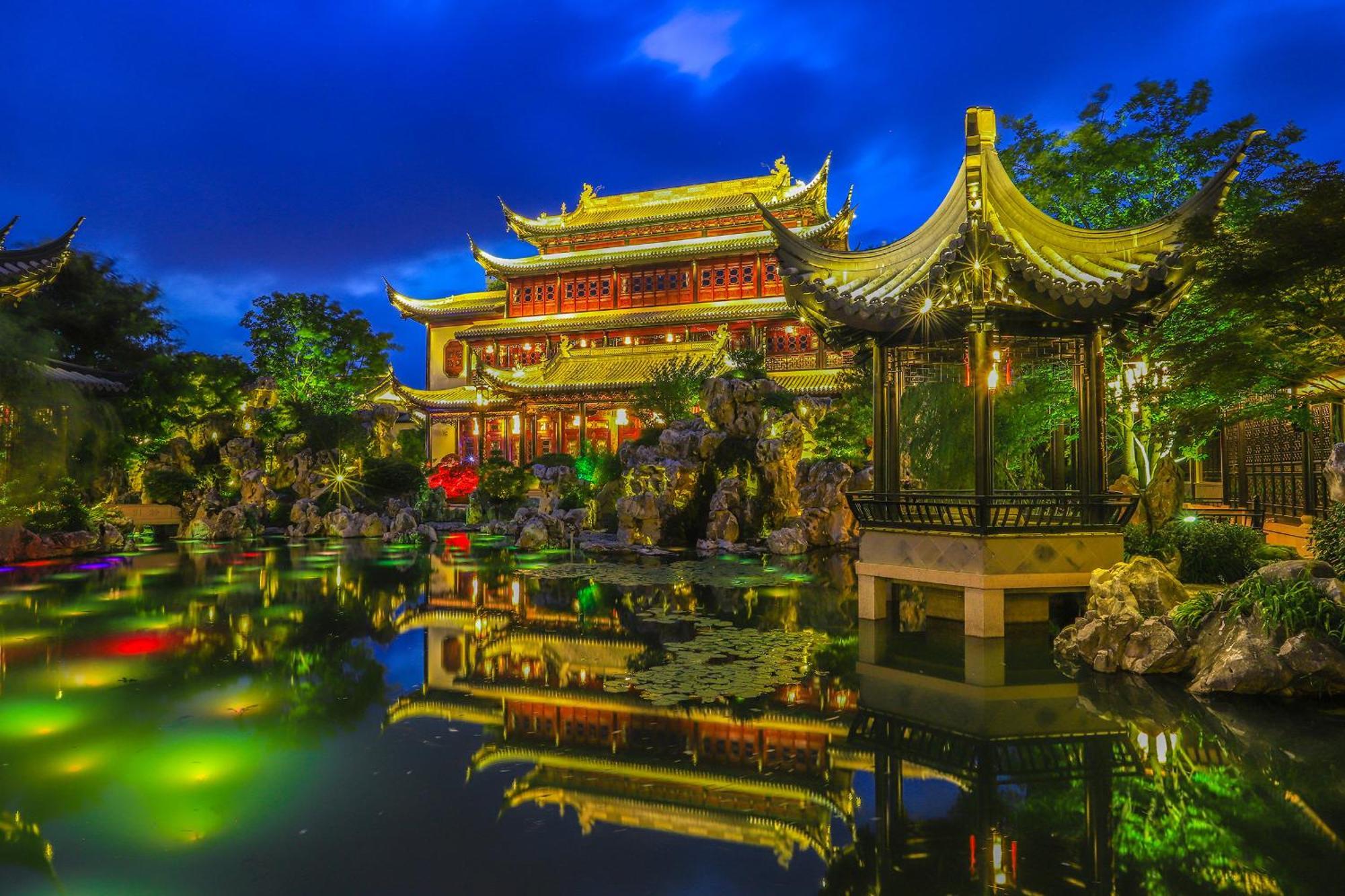 Royal Garden Hotel Shanghai-Free Shuttle To And From Disney & Pvg & Close Metro Line2 Easy To Sha New Expo Dış mekan fotoğraf
