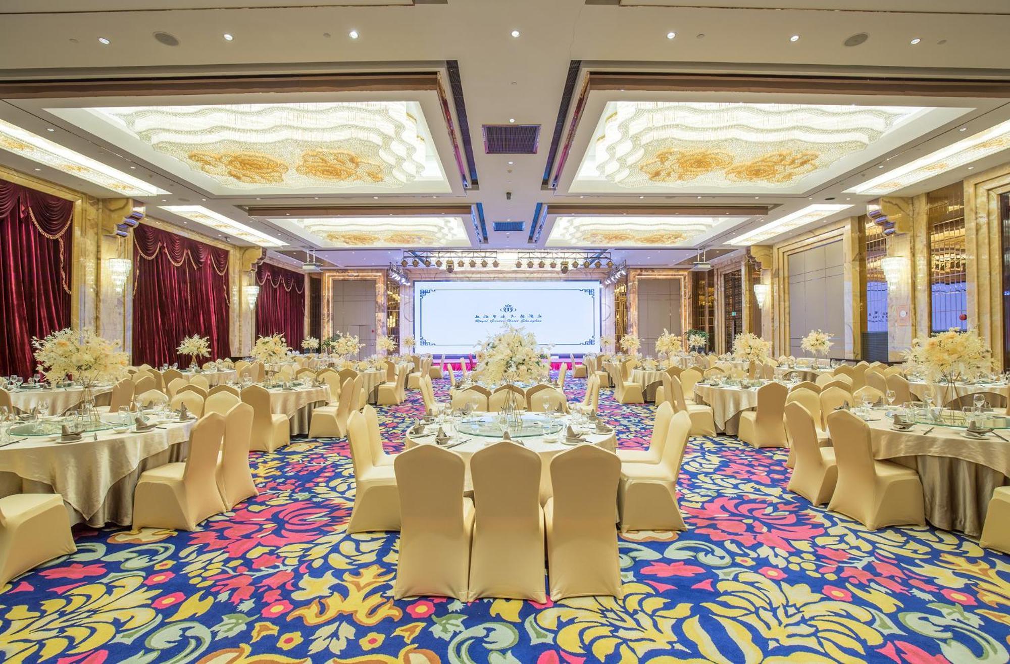 Royal Garden Hotel Shanghai-Free Shuttle To And From Disney & Pvg & Close Metro Line2 Easy To Sha New Expo Dış mekan fotoğraf