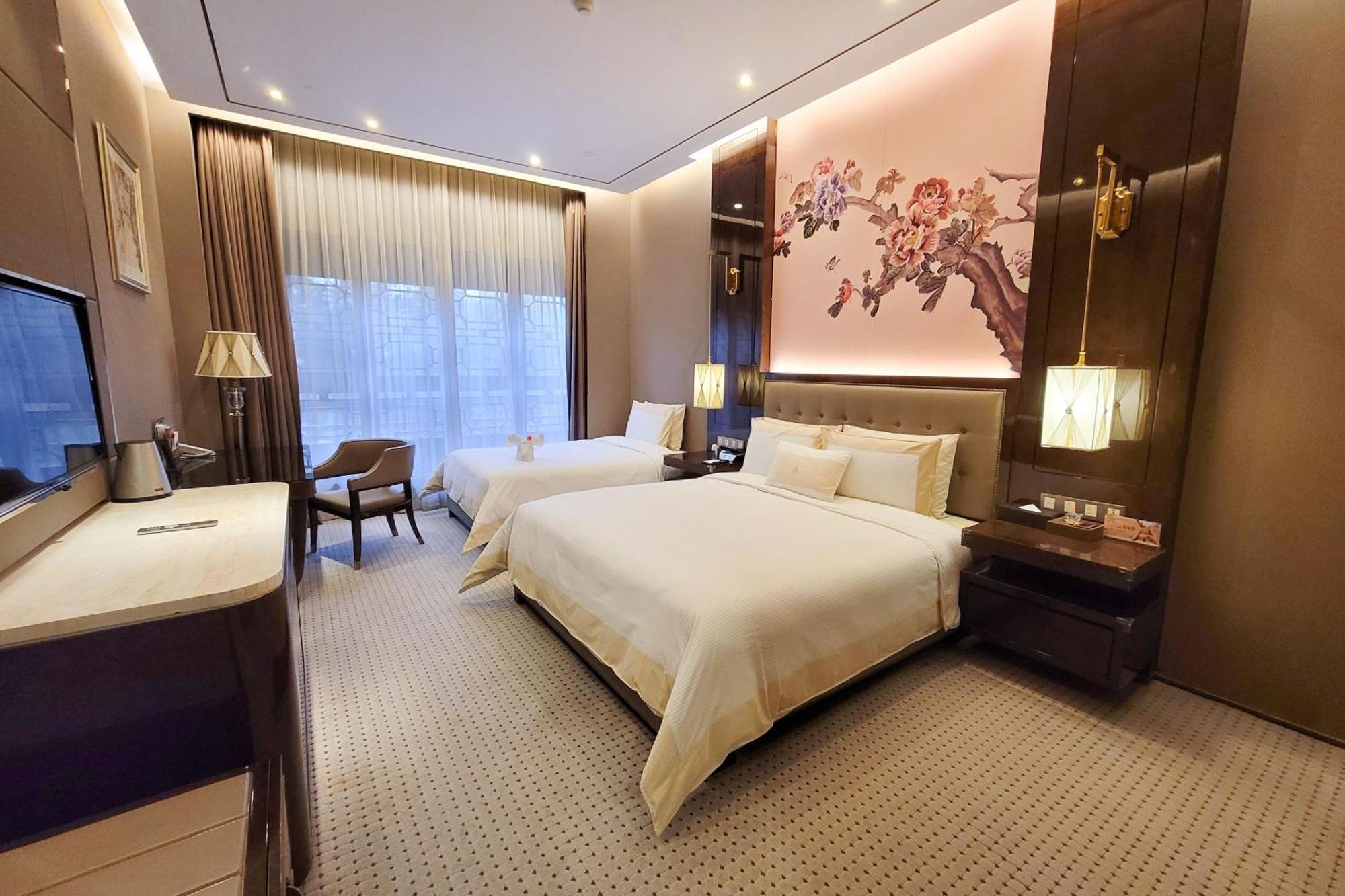 Royal Garden Hotel Shanghai-Free Shuttle To And From Disney & Pvg & Close Metro Line2 Easy To Sha New Expo Dış mekan fotoğraf