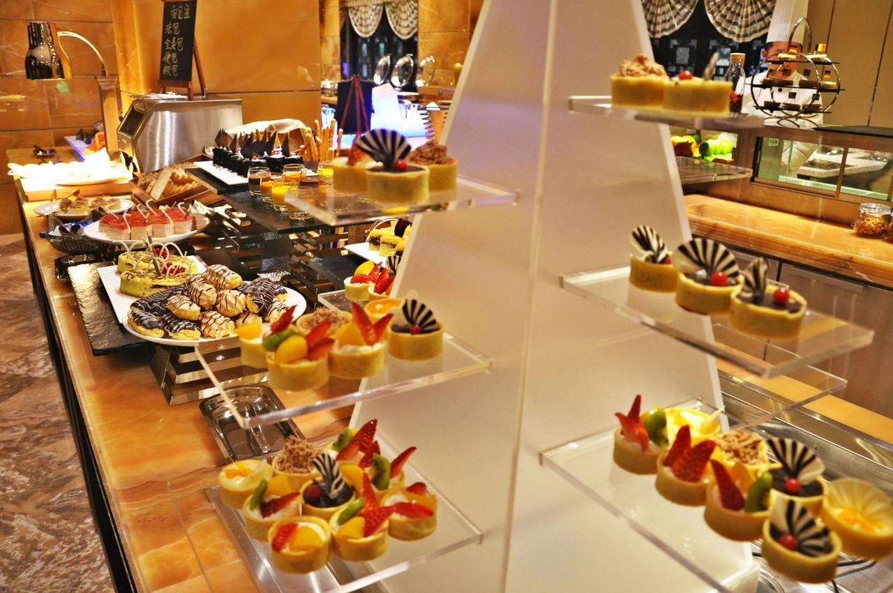 Royal Garden Hotel Shanghai-Free Shuttle To And From Disney & Pvg & Close Metro Line2 Easy To Sha New Expo Dış mekan fotoğraf