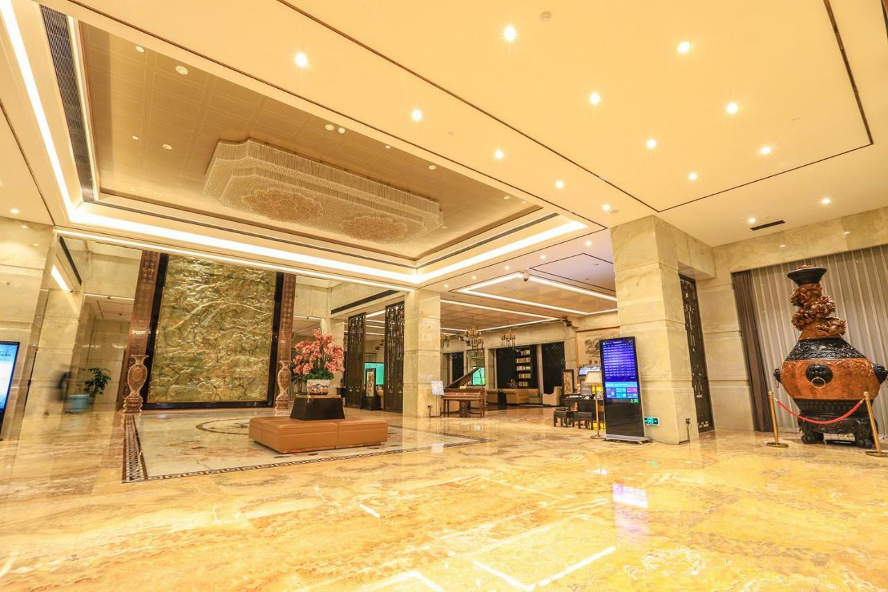 Royal Garden Hotel Shanghai-Free Shuttle To And From Disney & Pvg & Close Metro Line2 Easy To Sha New Expo Dış mekan fotoğraf