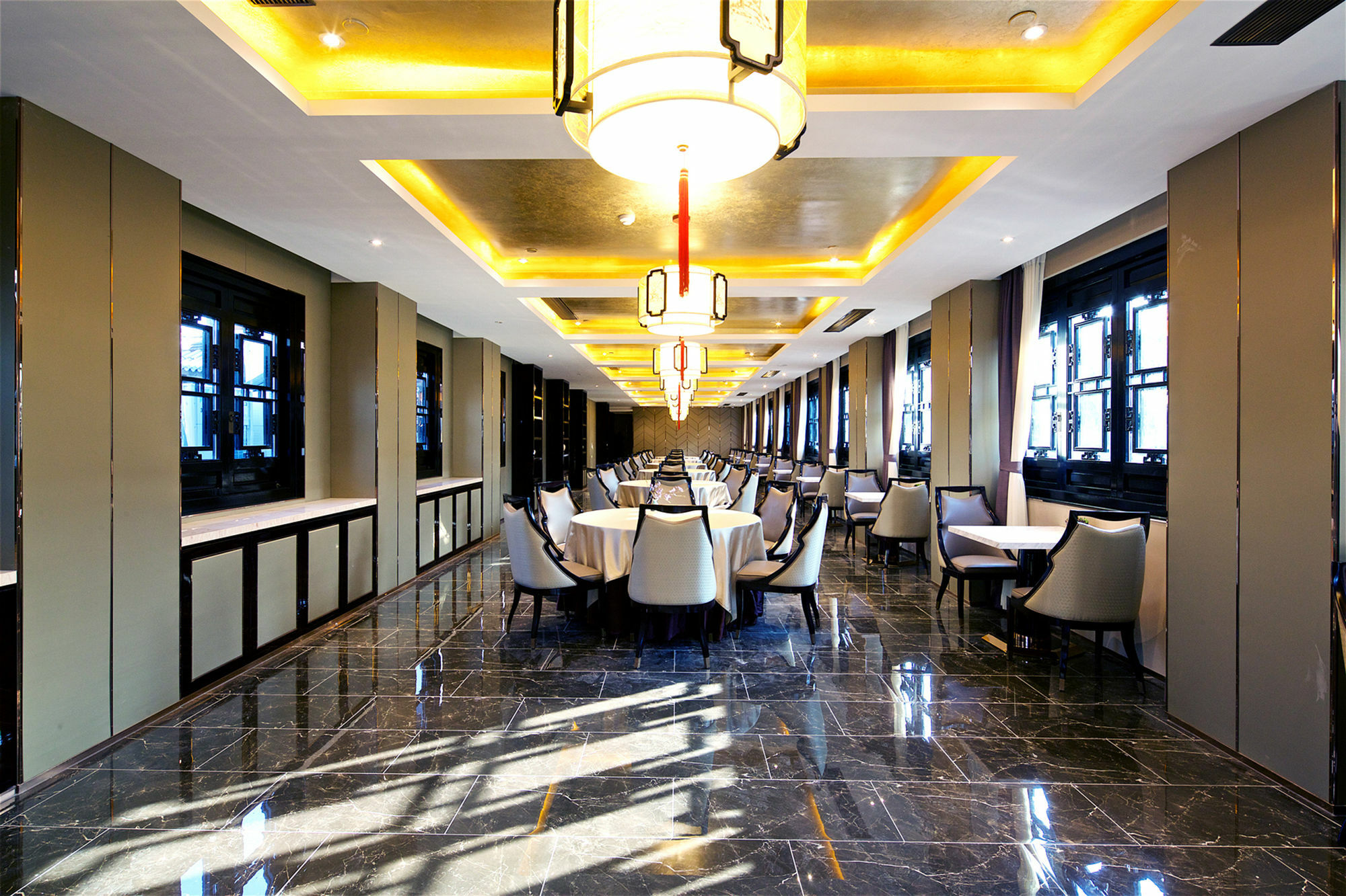 Royal Garden Hotel Shanghai-Free Shuttle To And From Disney & Pvg & Close Metro Line2 Easy To Sha New Expo Dış mekan fotoğraf