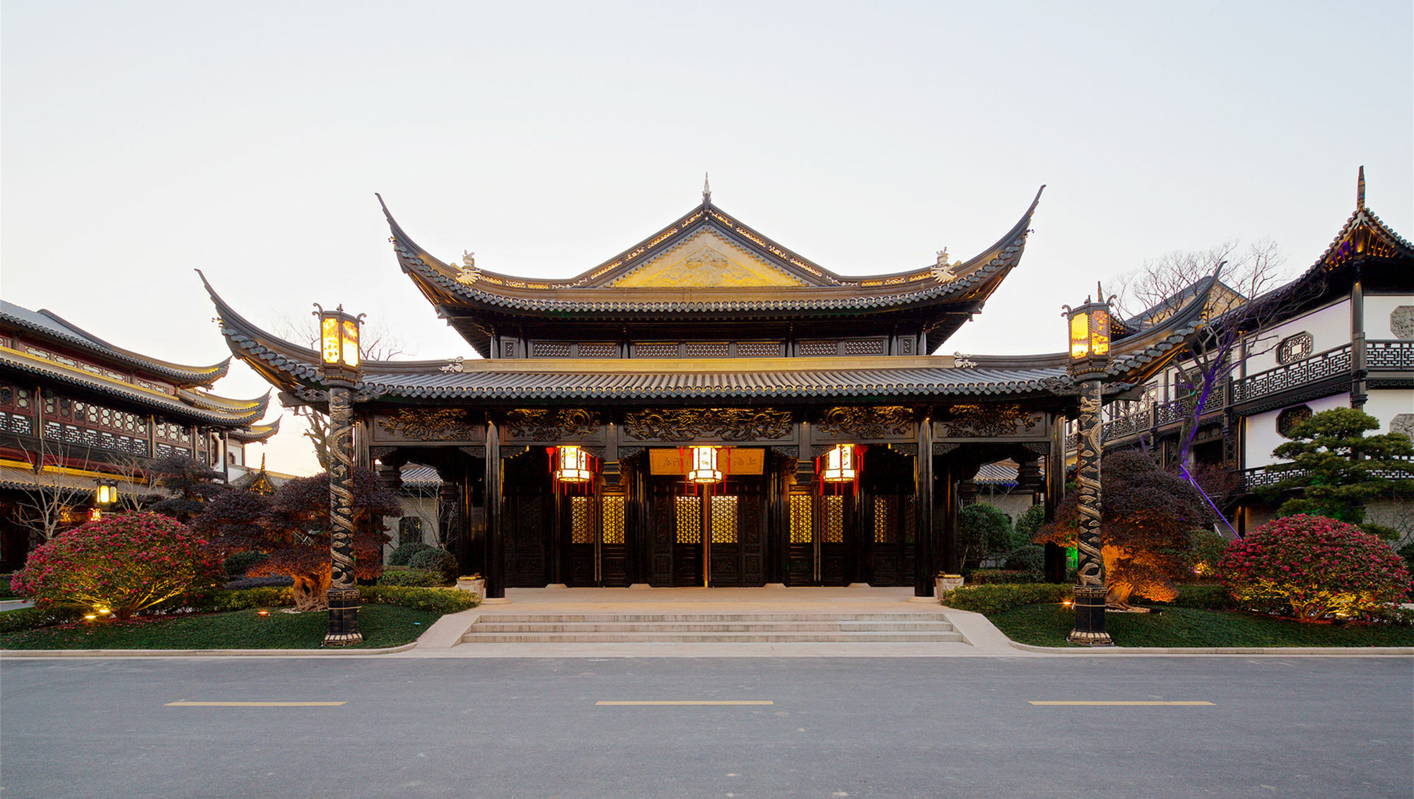 Royal Garden Hotel Shanghai-Free Shuttle To And From Disney & Pvg & Close Metro Line2 Easy To Sha New Expo Dış mekan fotoğraf